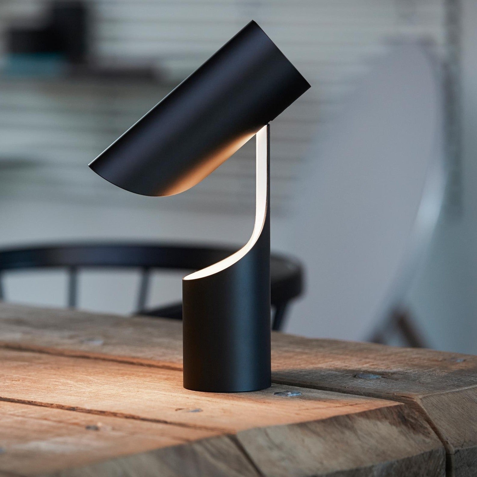TR80242 Mutatio style Table Lamp