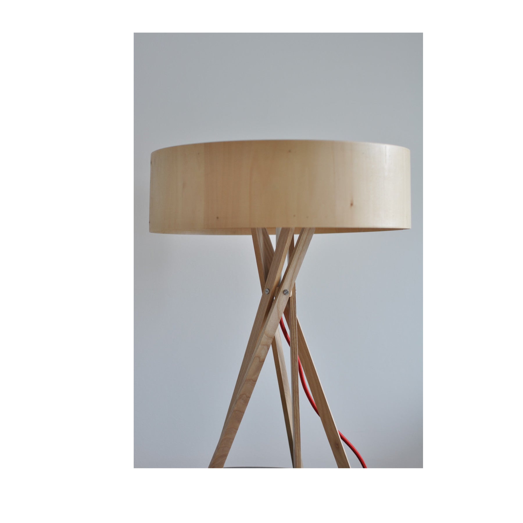 TR81002 Multi-leg Nordic Style Wood Table Lamp With Wood Drum Shade