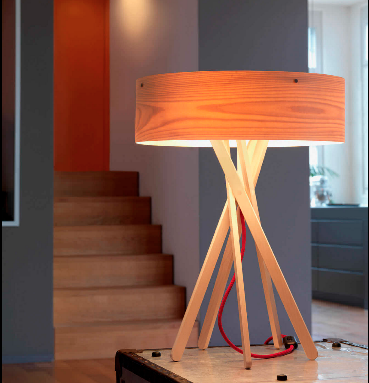 TR81002 Multi-leg Nordic Style Wood Table Lamp With Wood Drum Shade