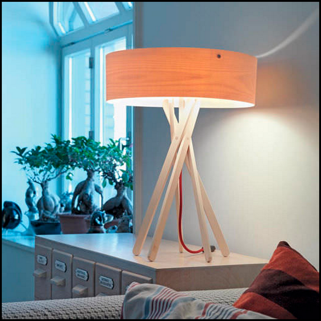TR81002 Multi-leg Nordic Style Wood Table Lamp With Wood Drum Shade