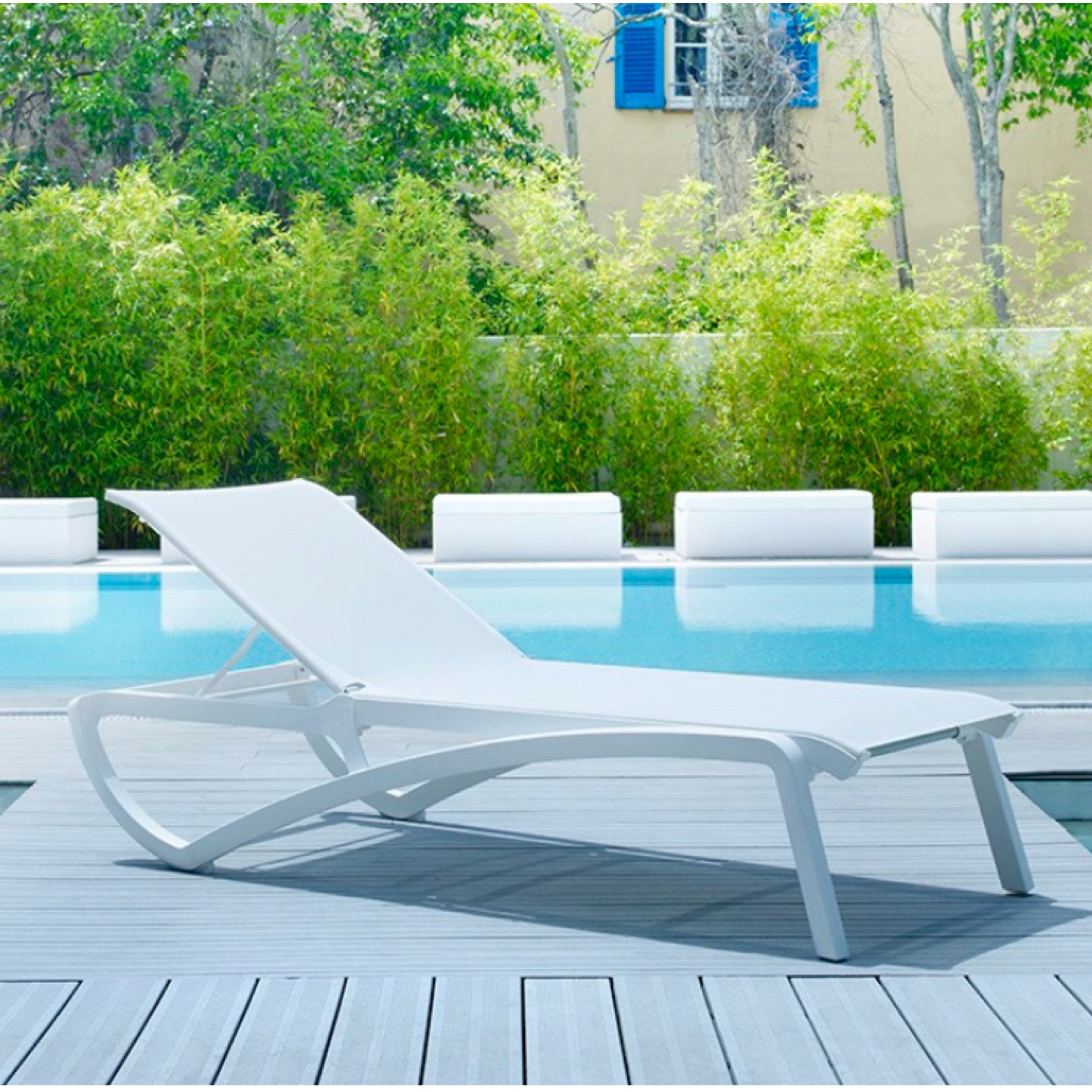 C-TRG10001 Grosfillex® Sunset Collections