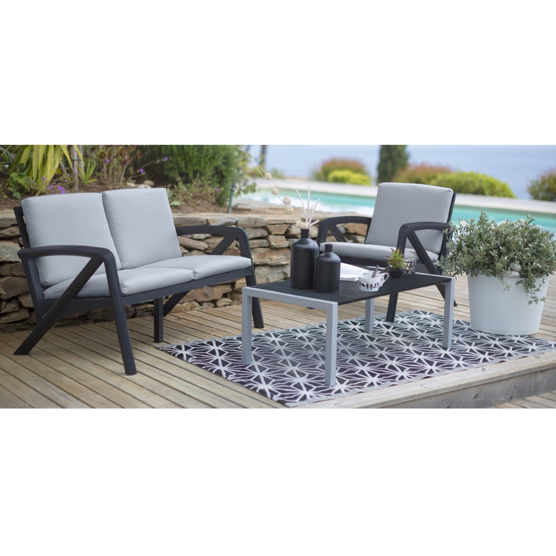 TRG10003 Grosfillex® Garden Furniture Sunday Set