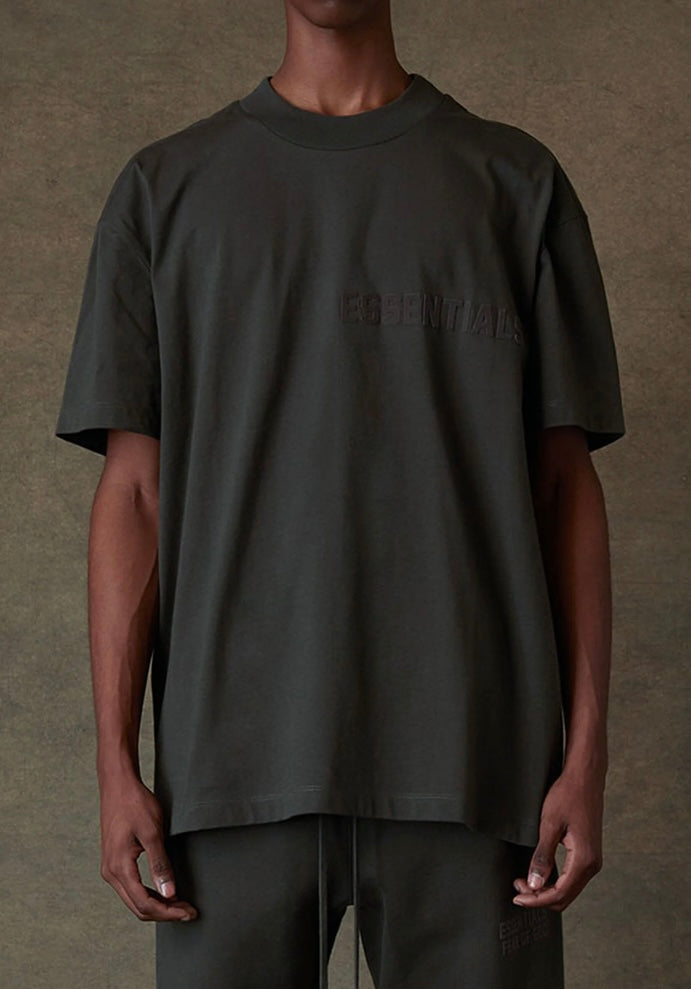 エッセンシャルズ オフ ブラック Tシャツ 2022 フェルト ロゴ S Fear of God Essentials FW22 Tee (Off Black)