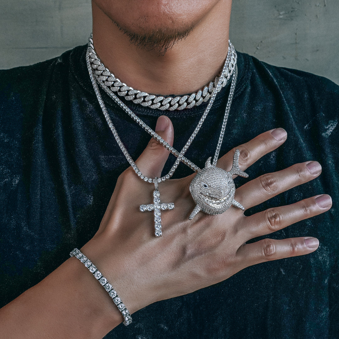 テニスチェーンを買うと、ペンダントを無料に！