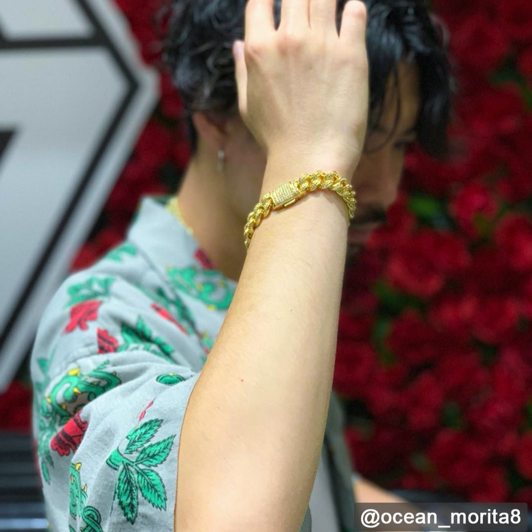 ダイヤキューバンブレスレット