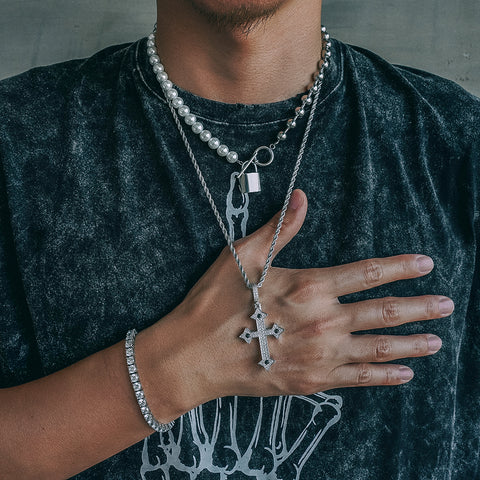 もっと多い重ねつけるネックレス