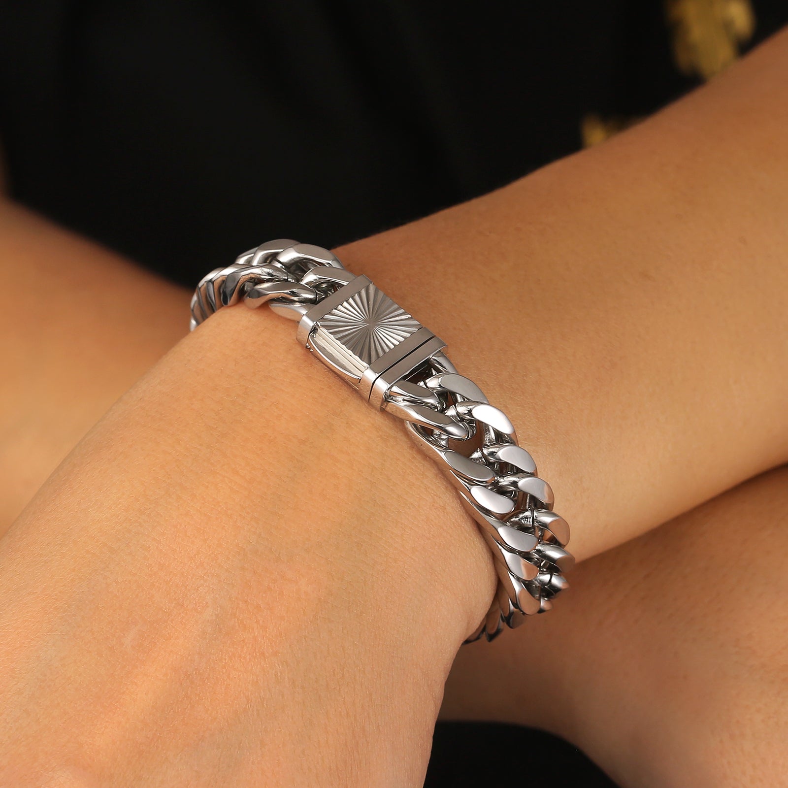 【NEW Embossed Clasp】4面 ダブル 喜平 ブレスレット 12mm KRKC