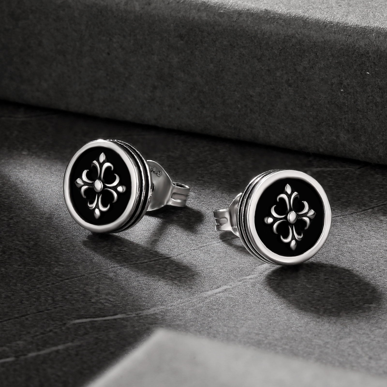 幅9mm クロス イチハツ シルバー ピアス メンズ KRKC