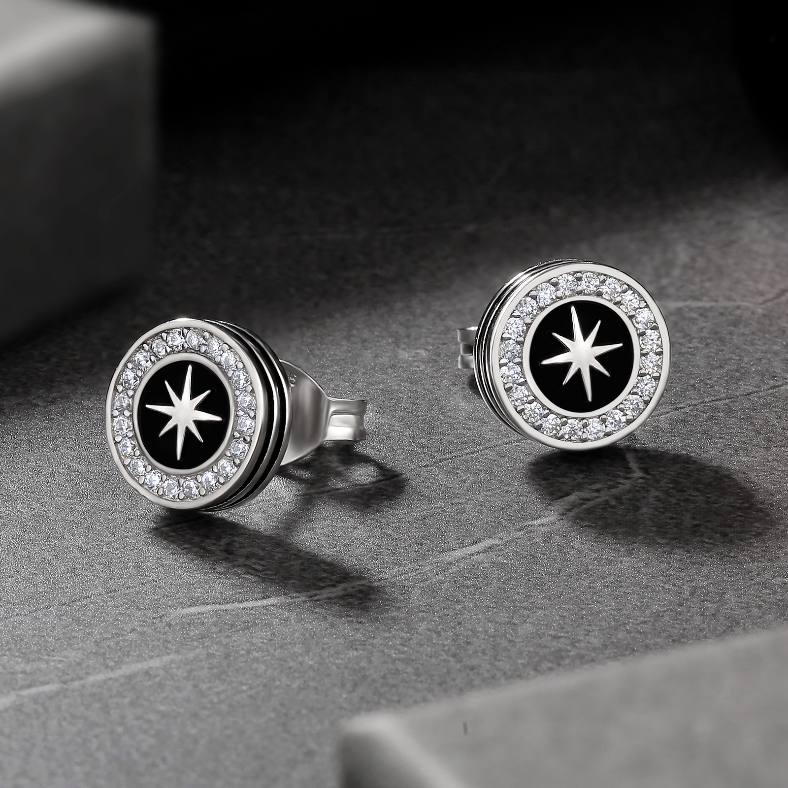 幅9mm 八芒星 シルバー ピアス メンズ CZダイヤ KRKC 幅9mm 八芒星 シルバー ピアス メンズ CZダイヤ KRKC