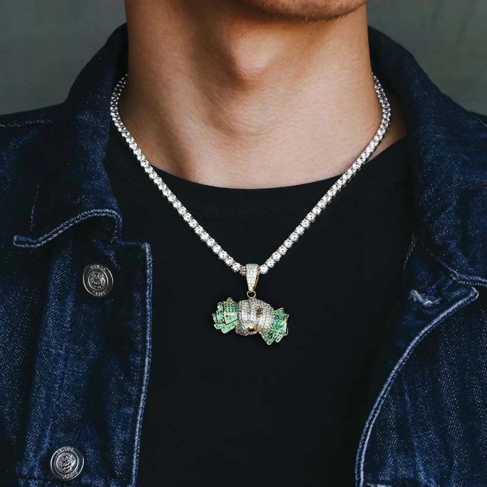 テニスチェーンを買うと、ペンダントを無料に！