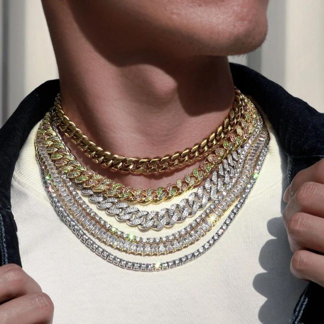 複数ネックレス重ね付け