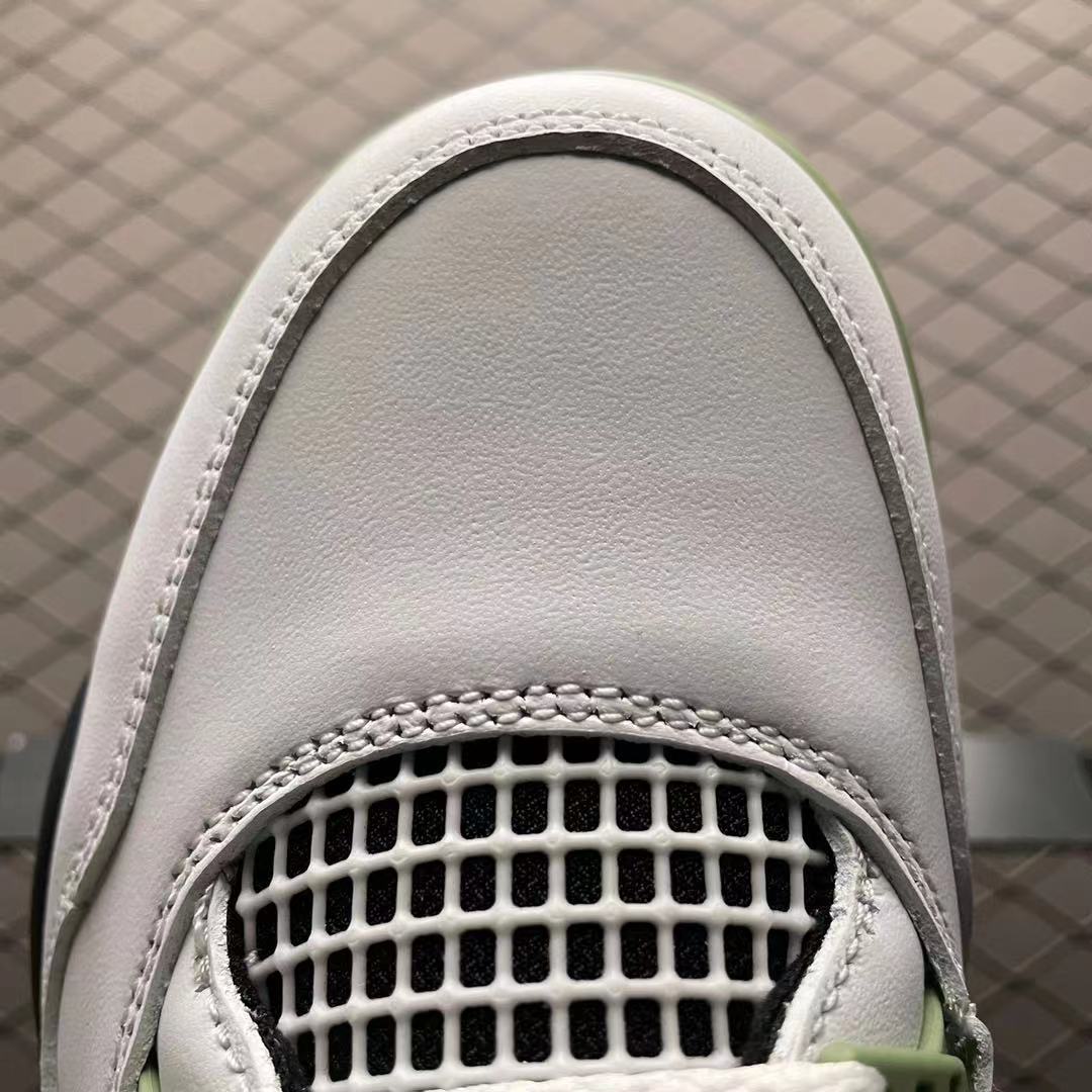 Nike WMNS Air Jordan 4 "Oil Green"