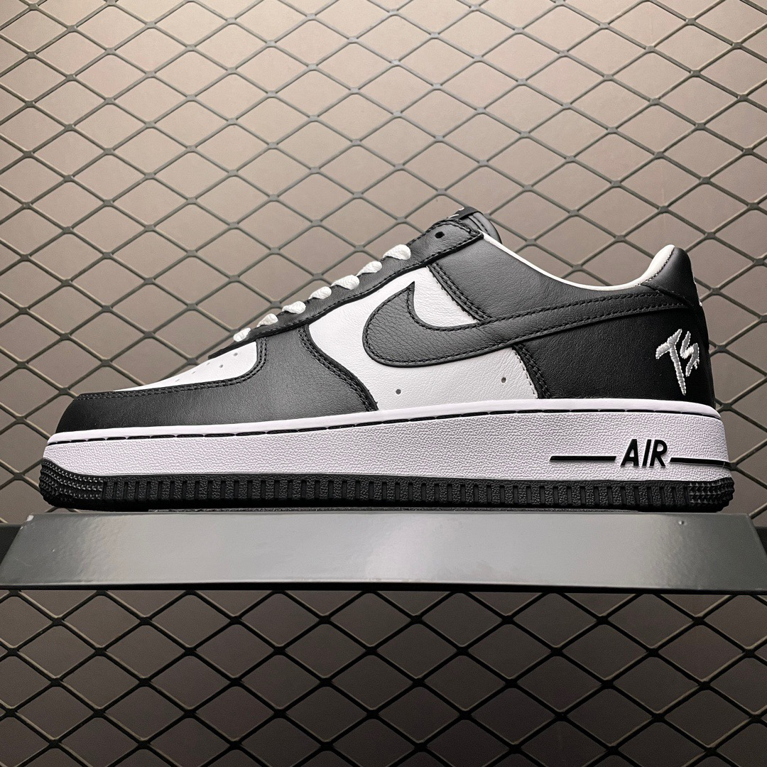 Terror Squad × Nike Air Force 1 Low 30cm