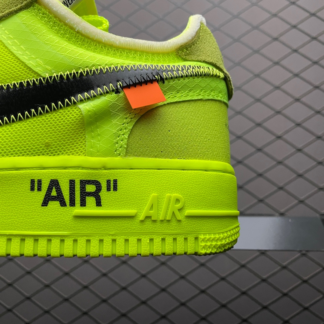 OFF-WHITE × NIKE AIR FORCE 1 VOLT AO4606-700