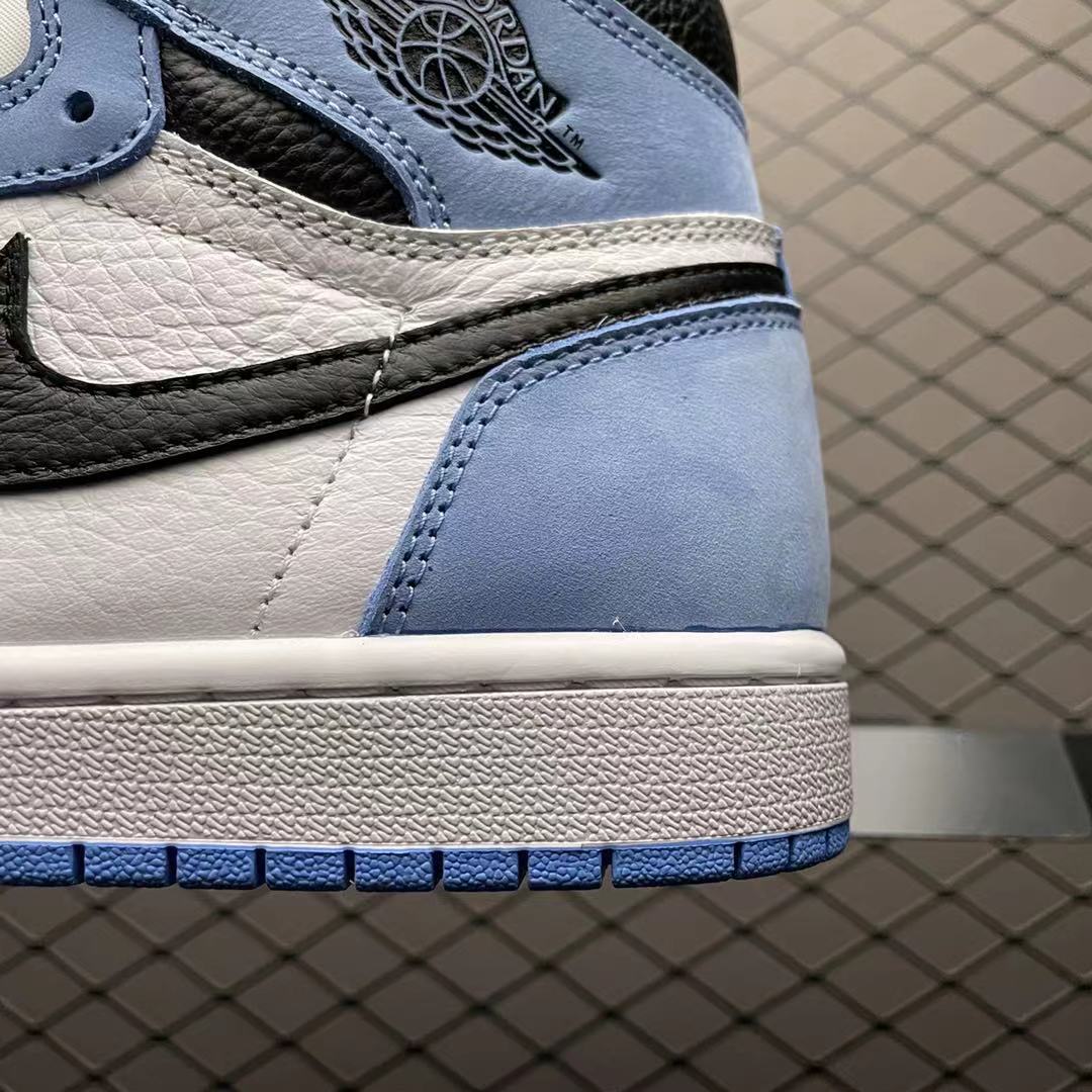 Nike Air Jordan 1 High OG "University Blue" 555088-134