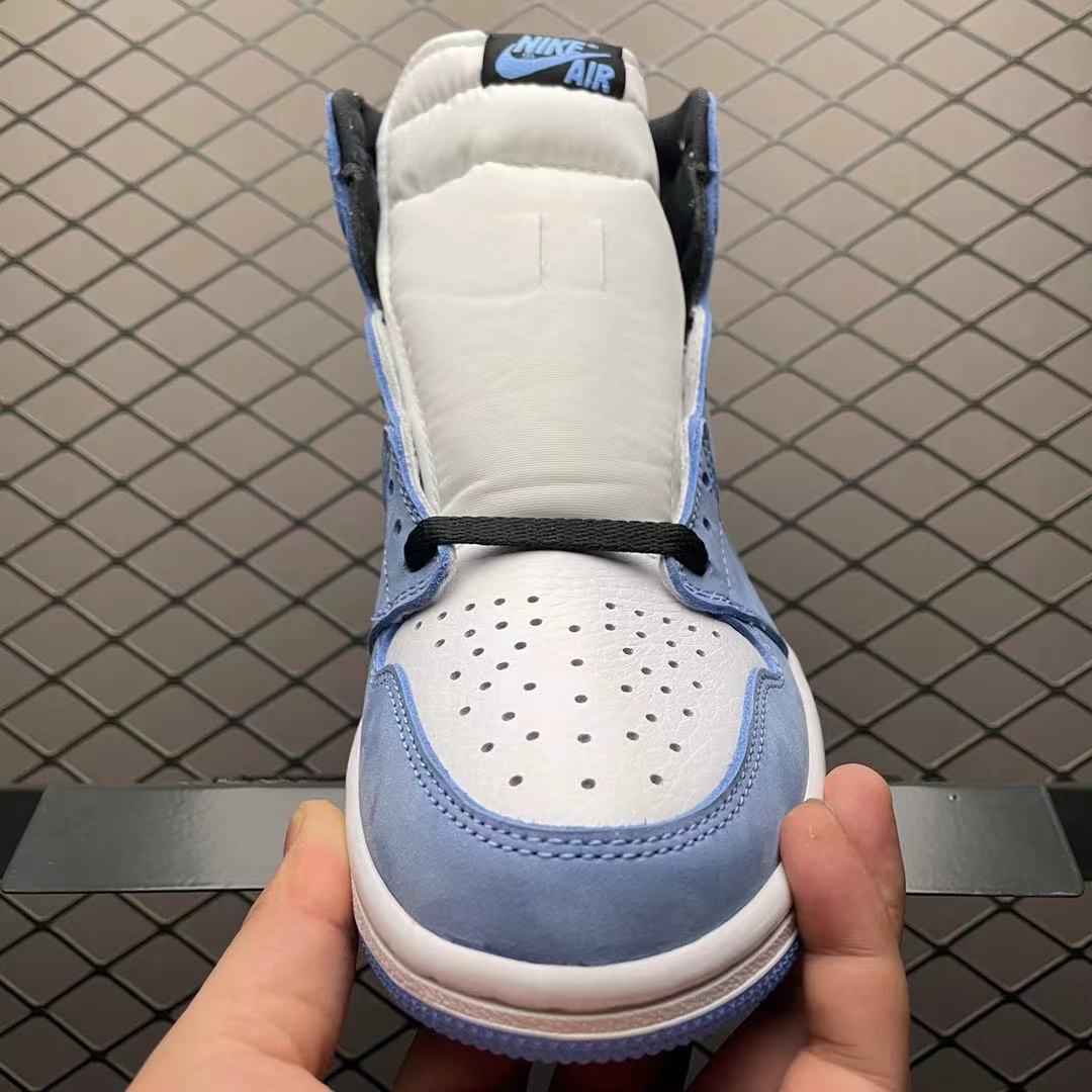 Nike Air Jordan 1 High OG "University Blue" 555088-134