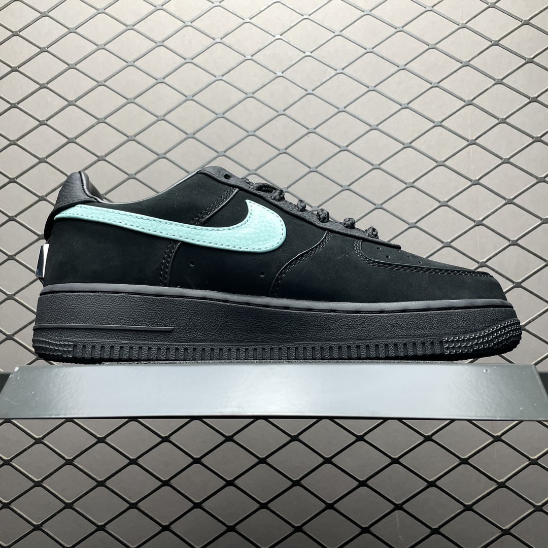 Tiffany & Co. × Nike Air Force 1 Low 