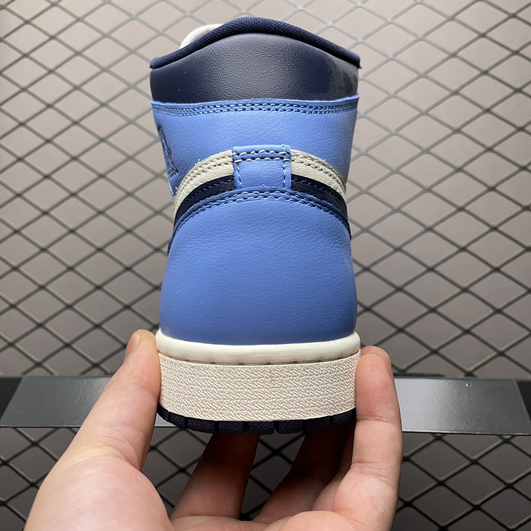 Nike Air Jordan 1 Retro High OG "Obsidian/University Blue" (555088-140)