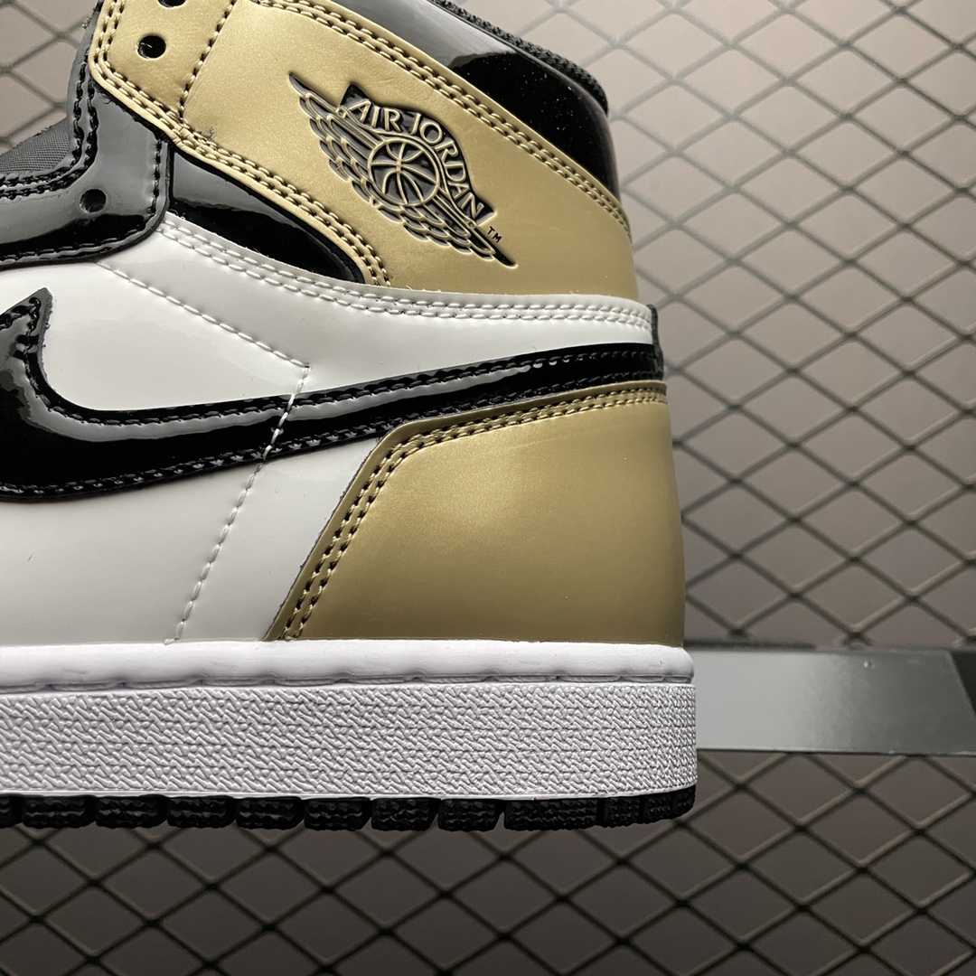 Nike Air Jordan 1 RETRO High OG NRG "Gold Toe" (861428-007)