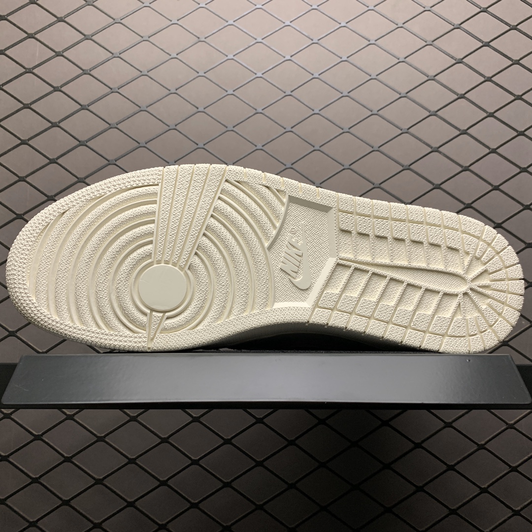 Nike Air Jordan 1 Retro High OG "Sail/University Red" (555088-160)