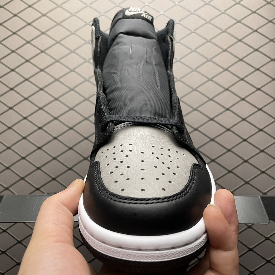 新品超歓迎Nike AIRJORDAN1 Shadow 2018年　サイズ26cm 靴