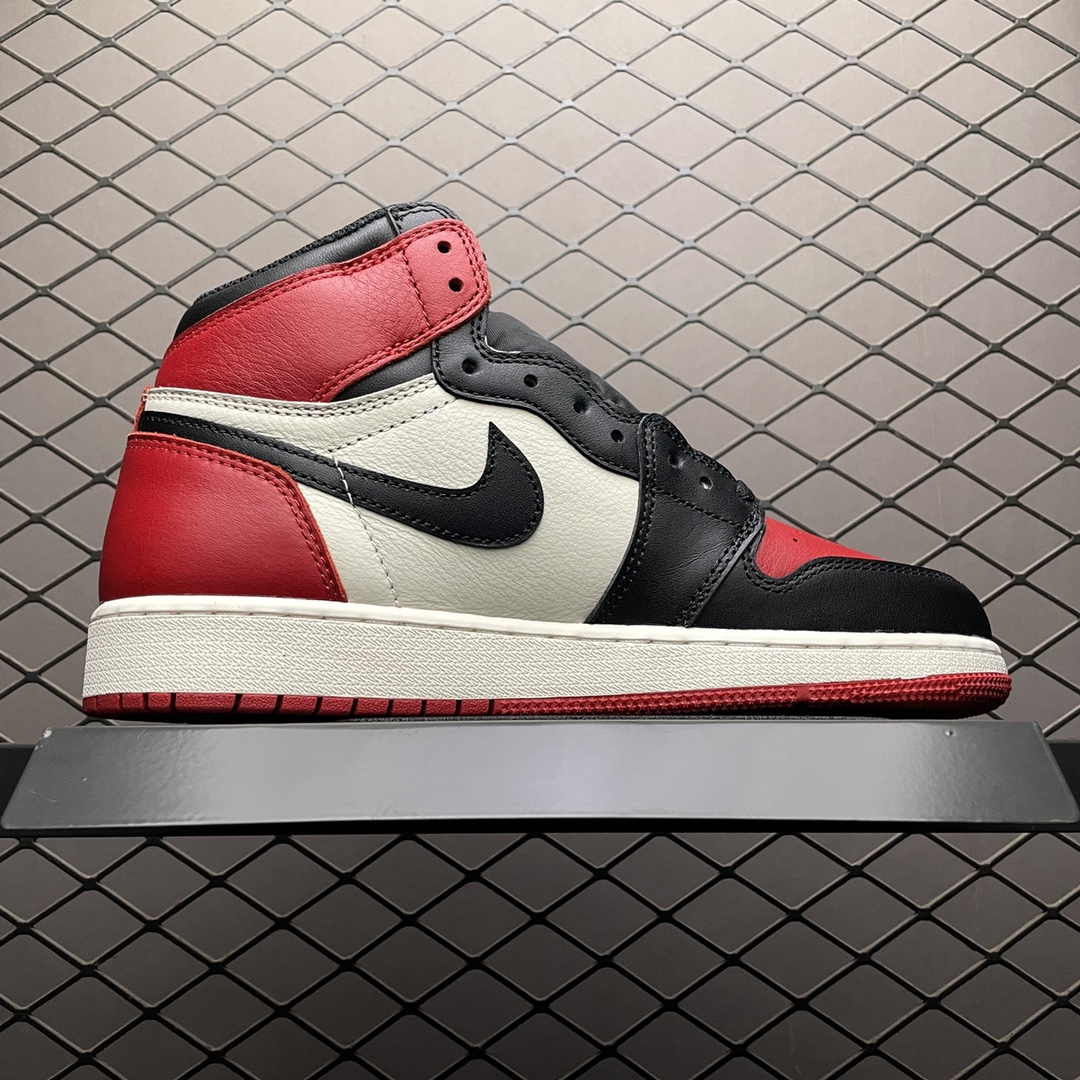 Retro jordan 1 bred on sale toe