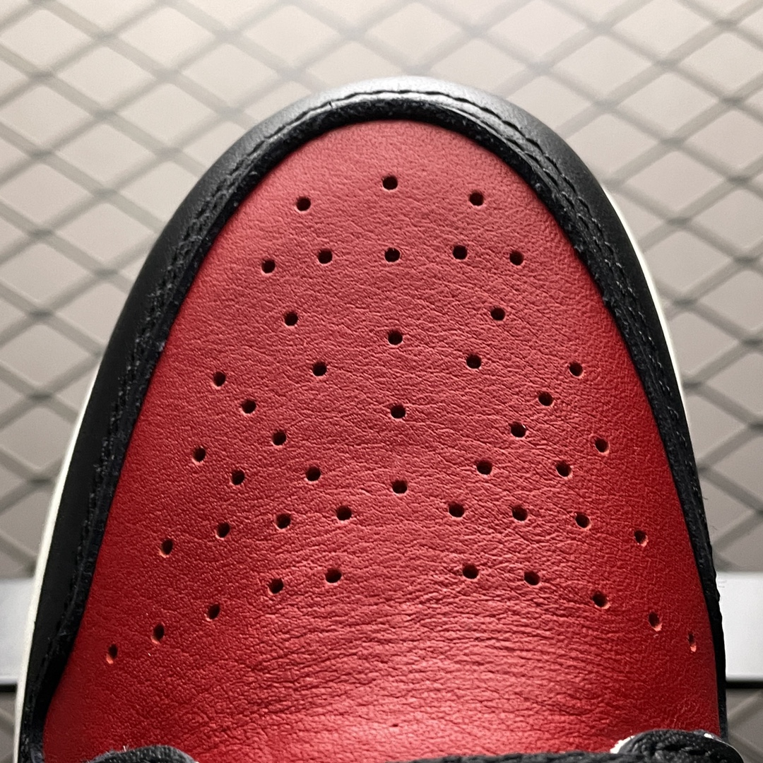 Nike Air Jordan 1 Retro High OG "Bred Toe" (555088-610)