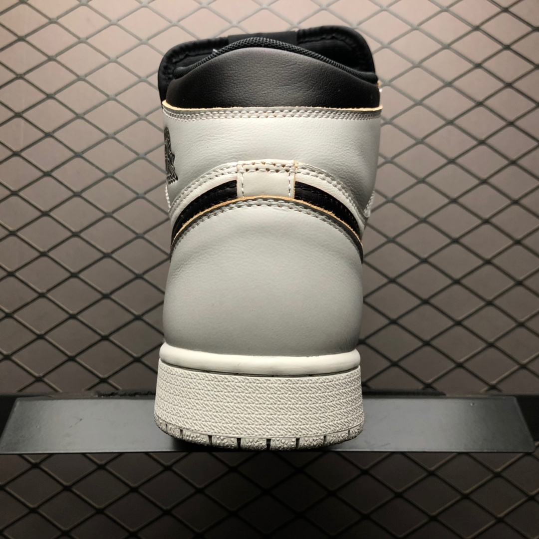 Nike SB × Air Jordan 1 High OG 