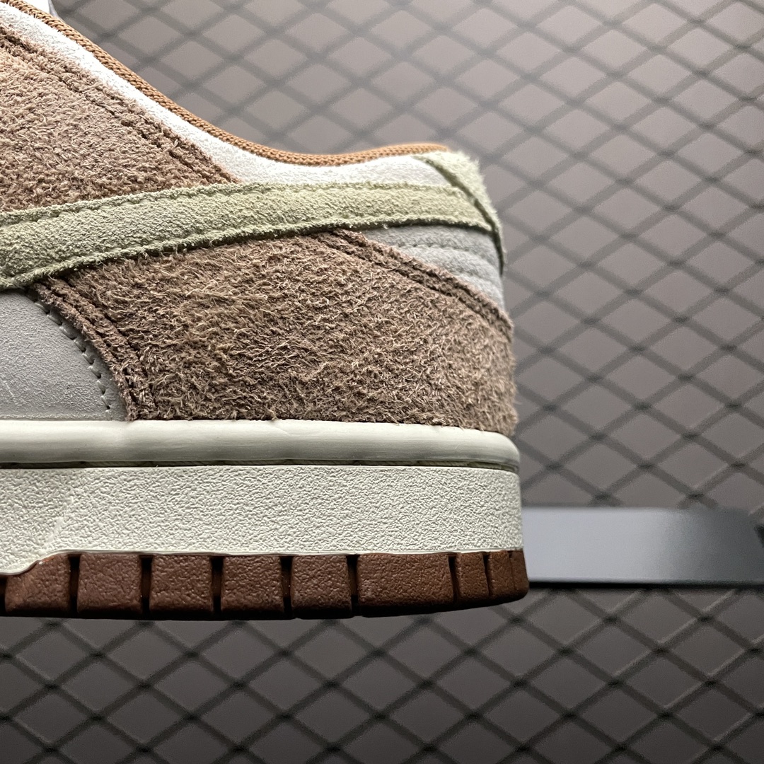 NIKE DUNK LOW PRM "MEDIUM CURRY" (DD1390-100)