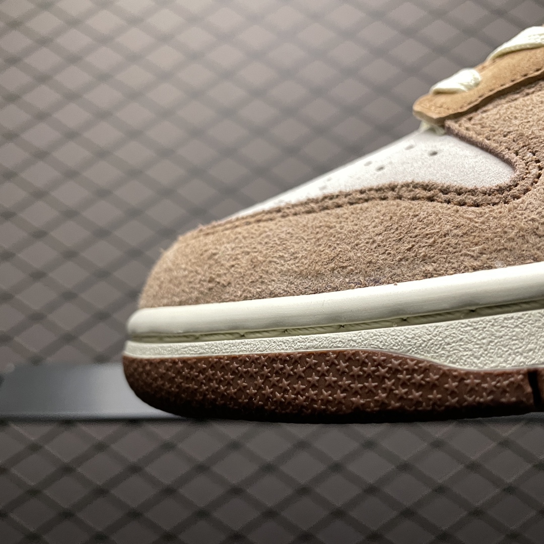 NIKE DUNK LOW PRM "MEDIUM CURRY" (DD1390-100)