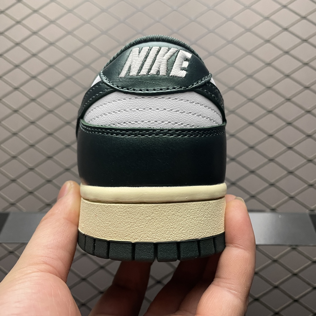 Nike WMNS Dunk Low "Vintage Green" (DQ8580-100)