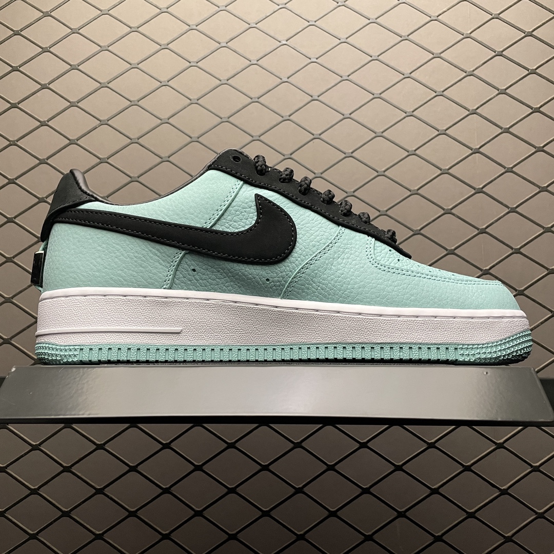 Tiffany & Co. Reveals Friends & Family Version Of Its Nike Air Force 1 Low “1837”（dz1382-001）