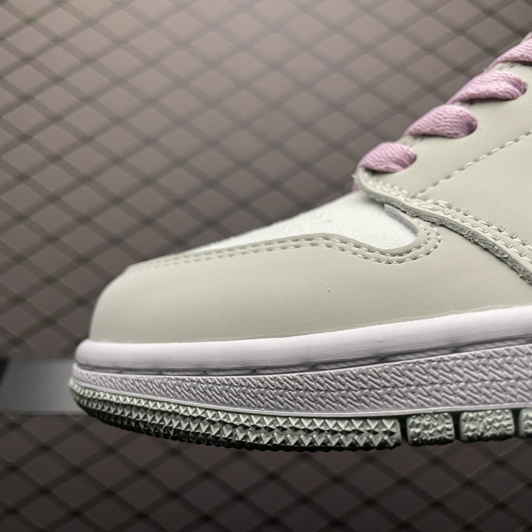 NIKE WMNS AIR JORDAN 1 LOW "BARELY GREEN"（CZ0776-300）