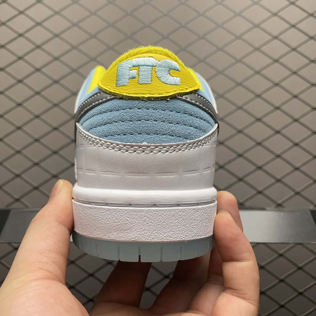 FTC × Nike SB Dunk Low (DH7687-400)