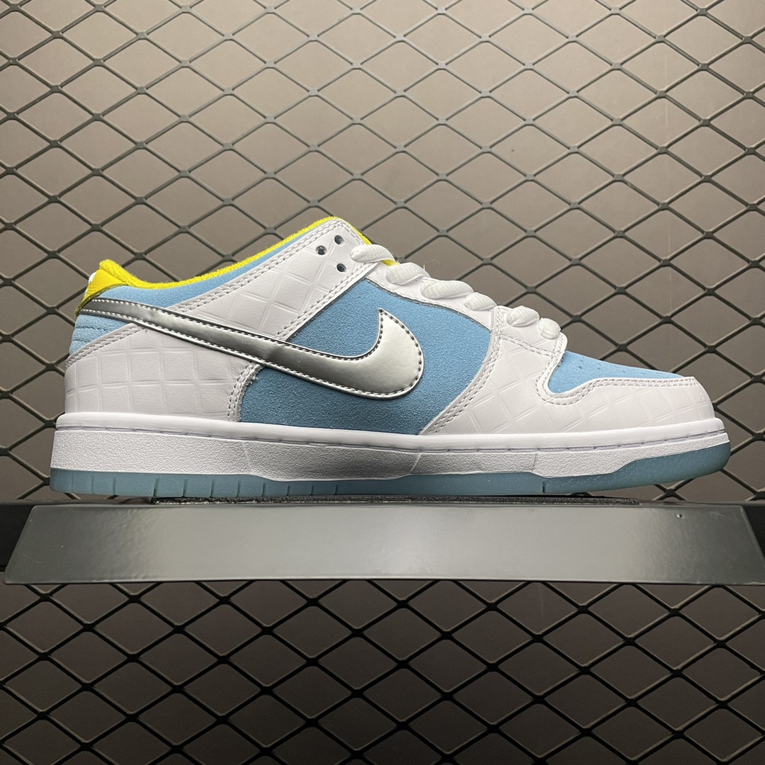 FTC × Nike SB Dunk Low (DH7687-400)