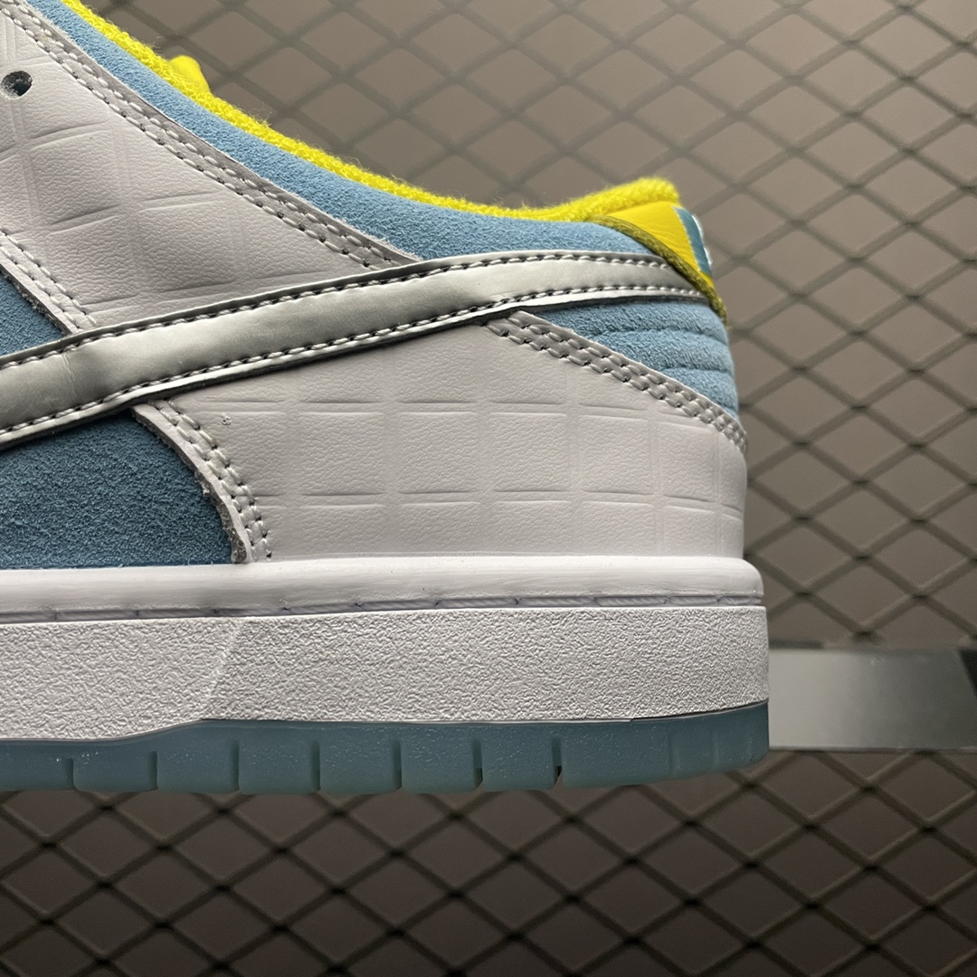 FTC × Nike SB Dunk Low (DH7687-400)