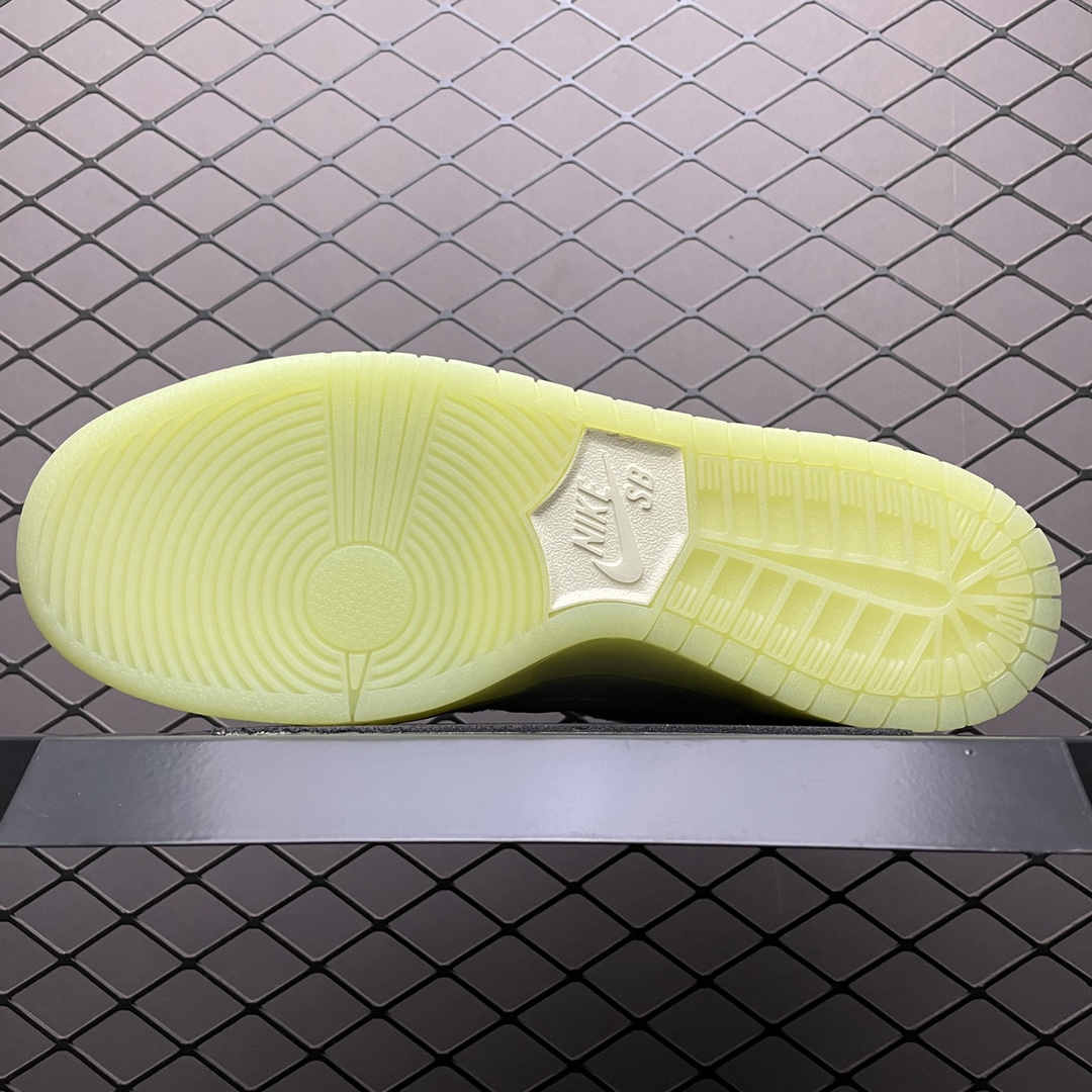 Nike SB Dunk Low "Mummy" (DM0774-111)