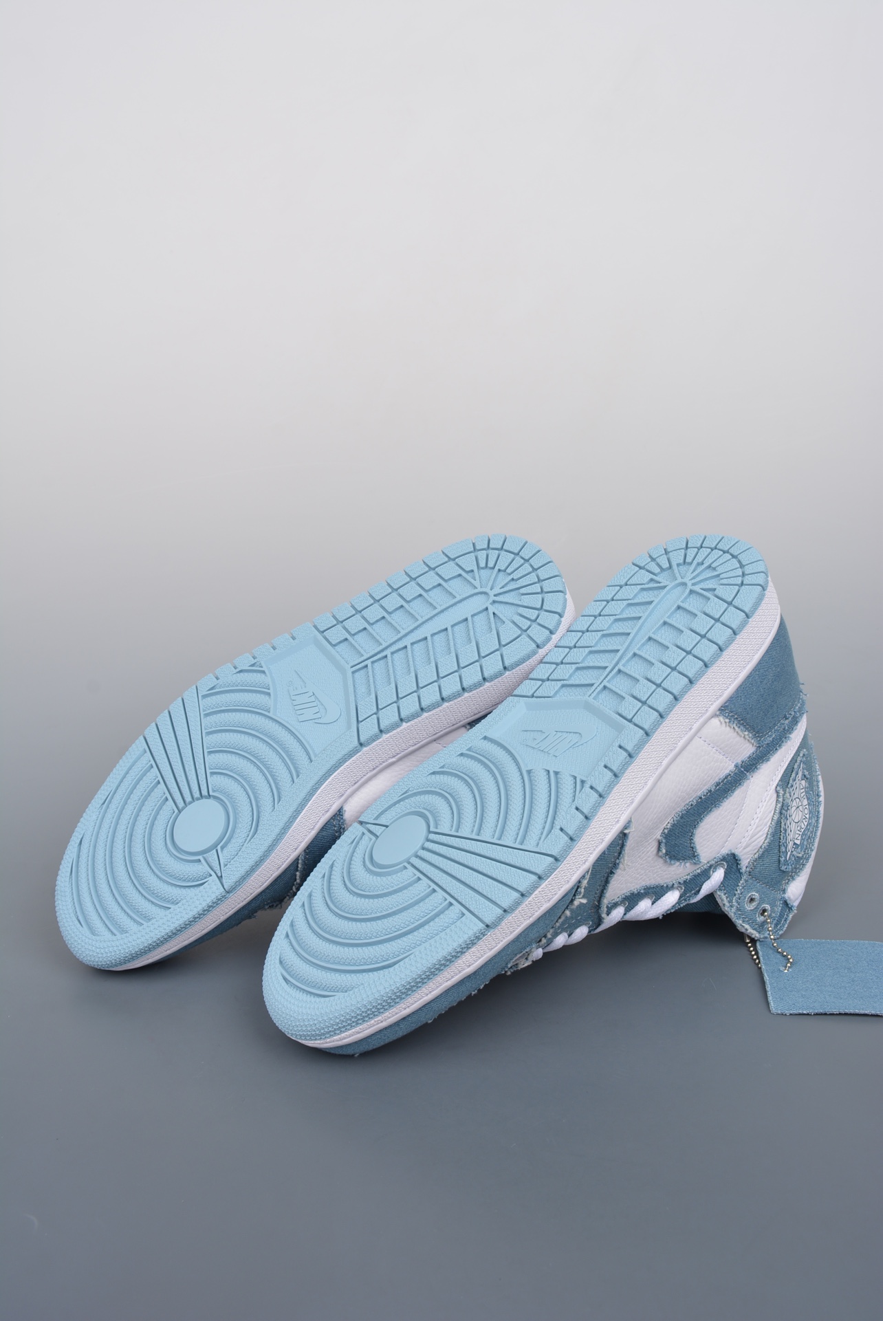 Nike WMNS Air Jordan 1 High OG "Denim"(DM9036-104)