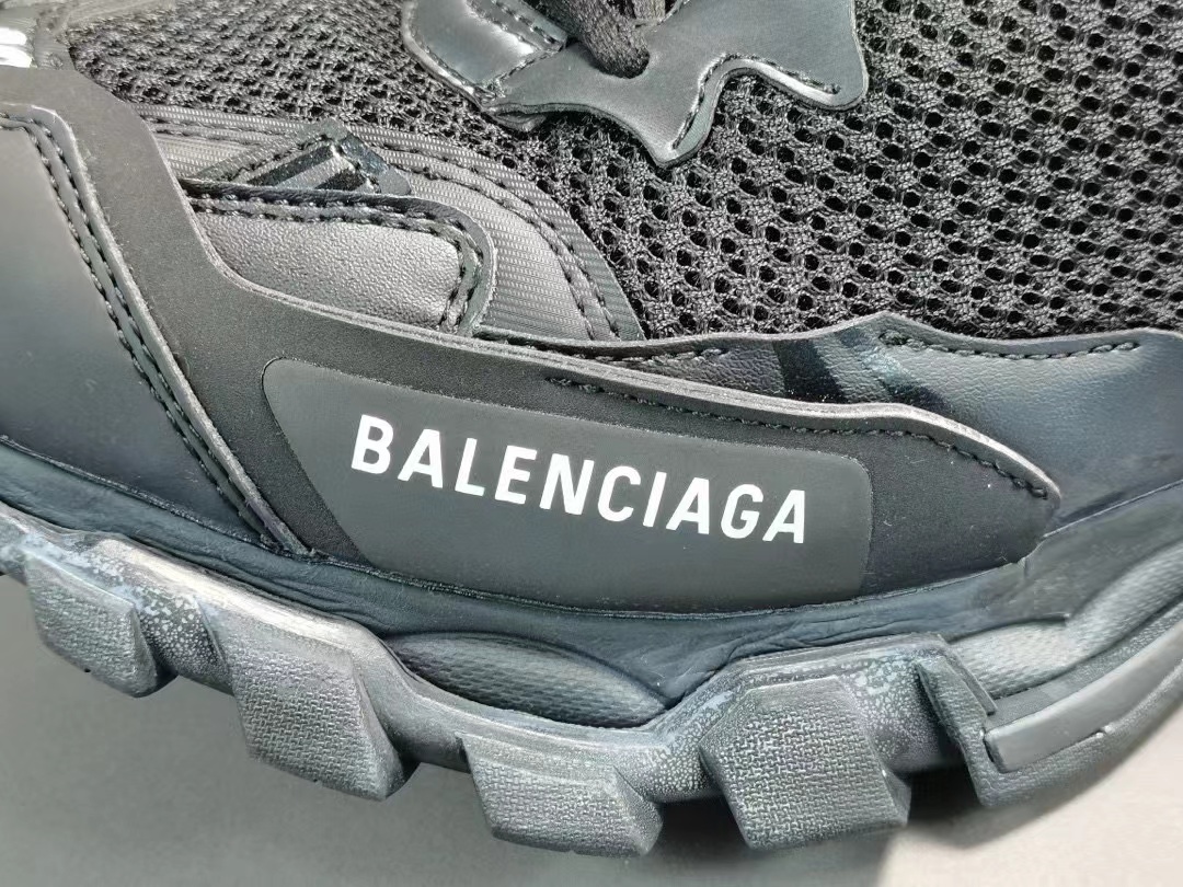 BALENCIAGA Track Trainers 3.0（700875 W3RF1 1090）