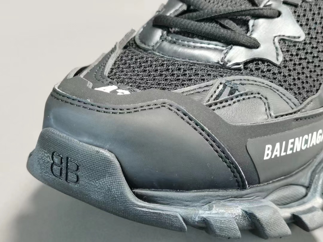 BALENCIAGA Track Trainers 3.0（700875 W3RF1 1090）