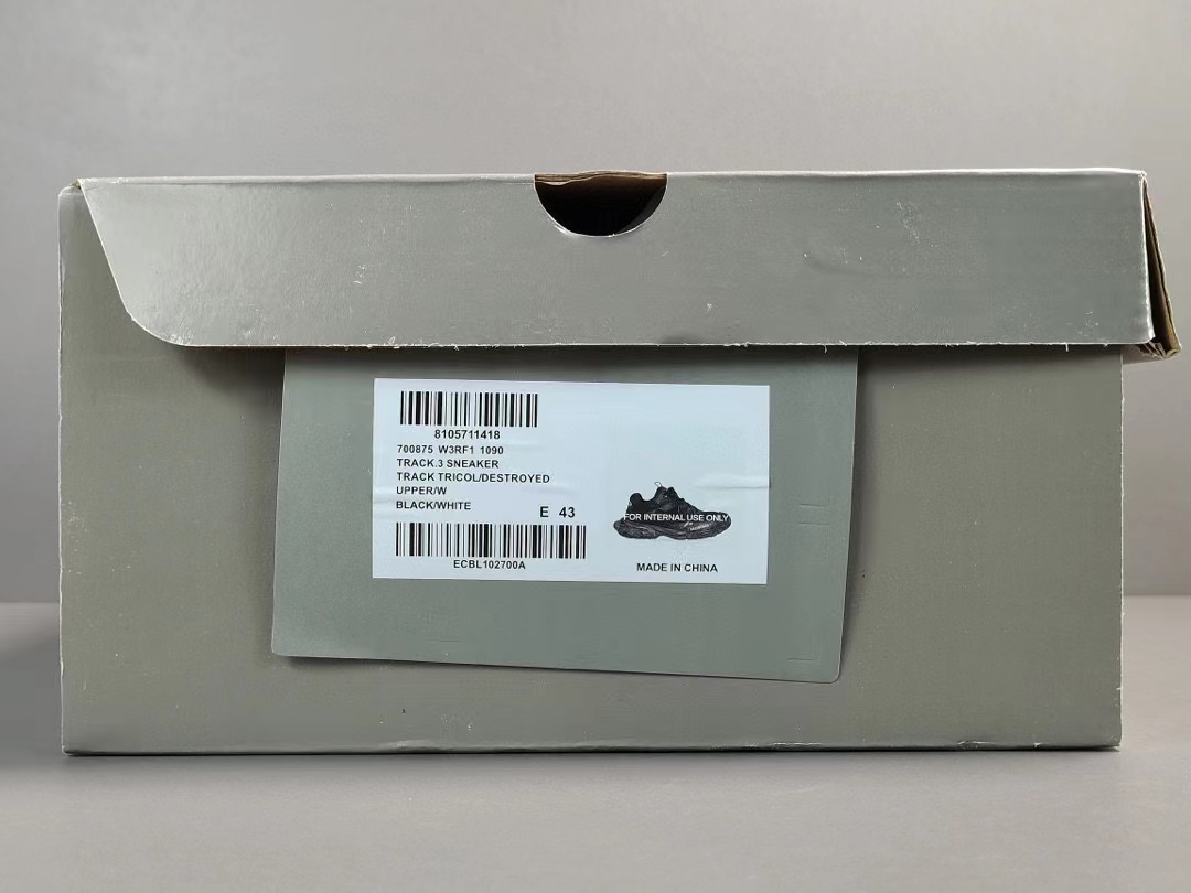 BALENCIAGA Track Trainers 3.0（700875 W3RF1 1090）