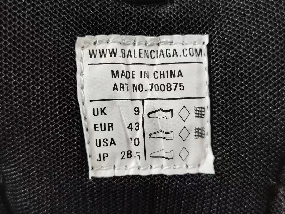 BALENCIAGA Track Trainers 3.0（700875 W3RF1 1090）