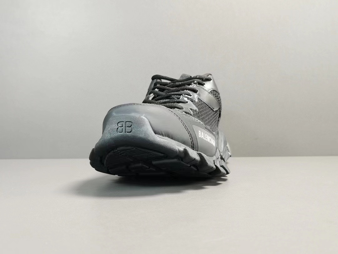 BALENCIAGA Track Trainers 3.0（700875 W3RF1 1090）