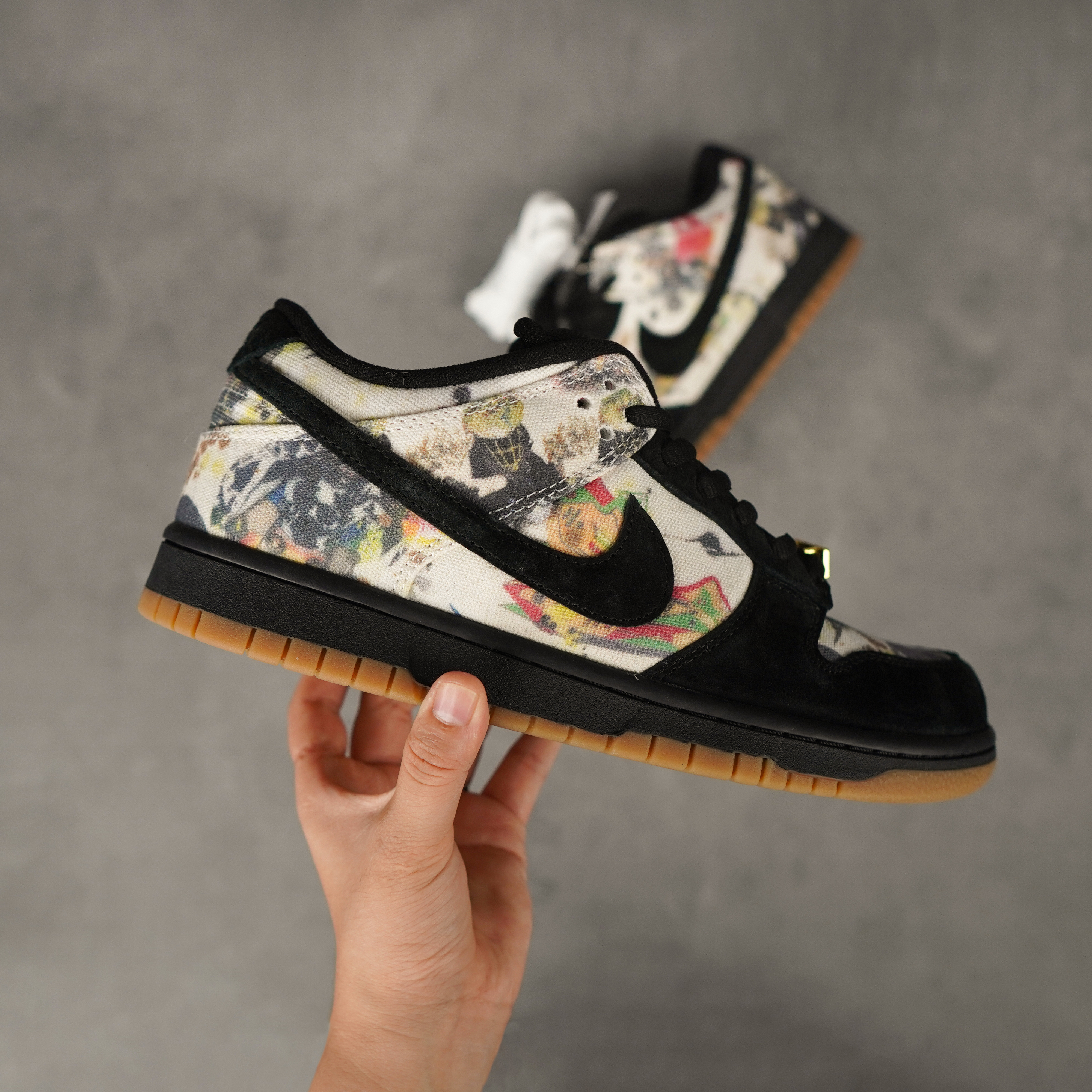 【新品】シュプリーム × Nike SB Dunk Low ラメルジー