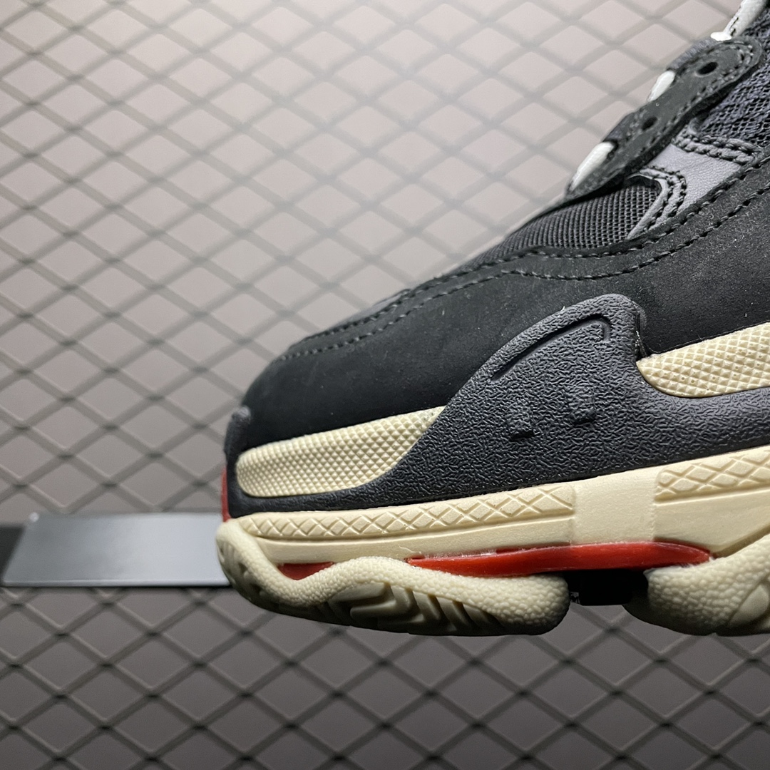 Balenciaga  Triple S Sneaker “Black and red”（524037W09O11000）