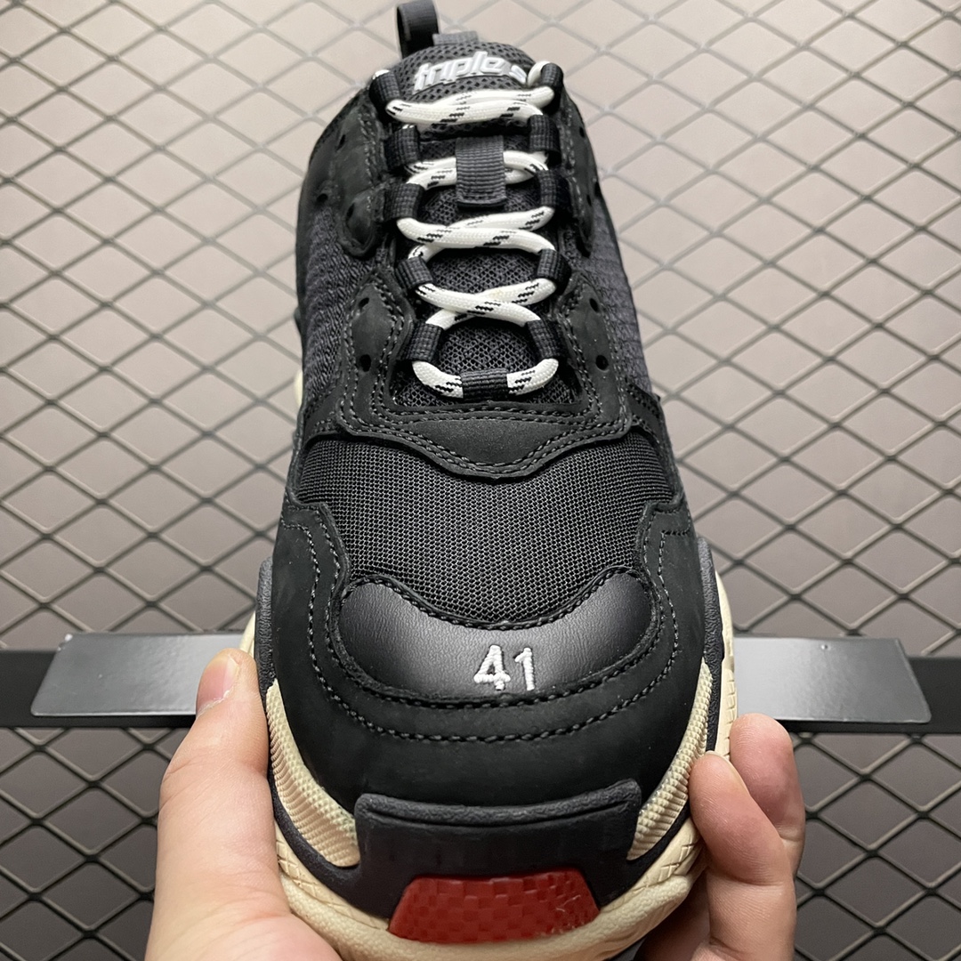 Balenciaga  Triple S Sneaker “Black and red”（524037W09O11000）