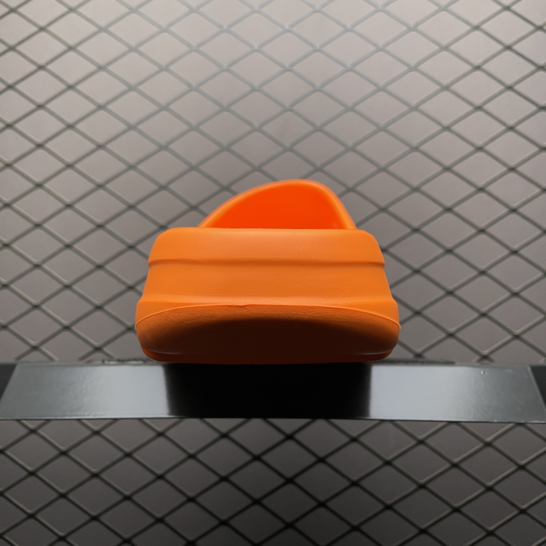 adidas YEEZY Slide "Enflame Orange"（ワンサイズ大きく撮る必要があります）（GZ0953）