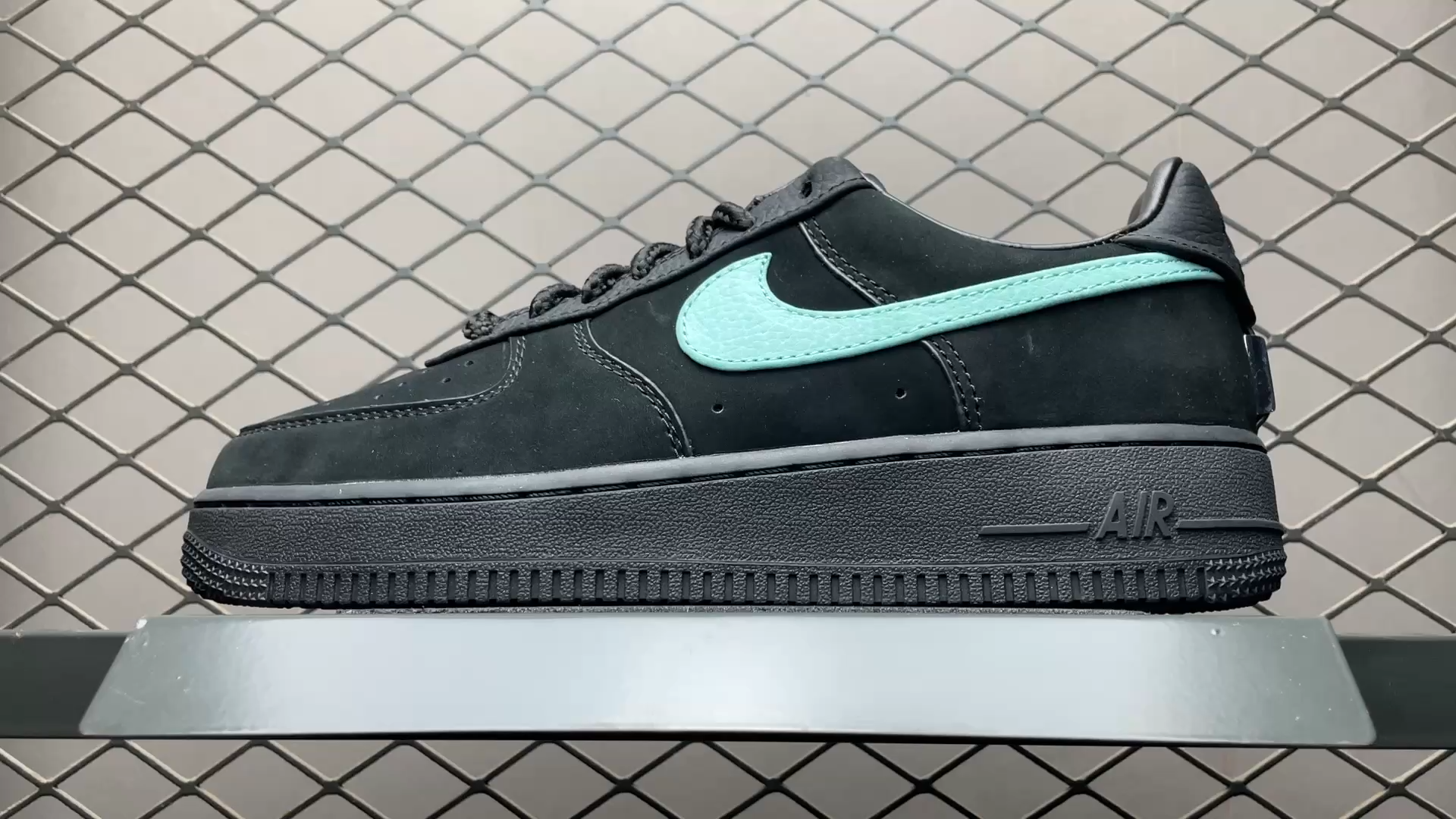 Tiffany & Co. × Nike Air Force 1 Low 