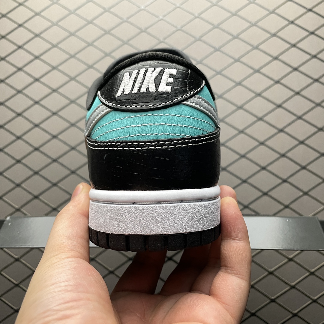 Diamond Supply Co. X Nike SB Dunk Low Pro 