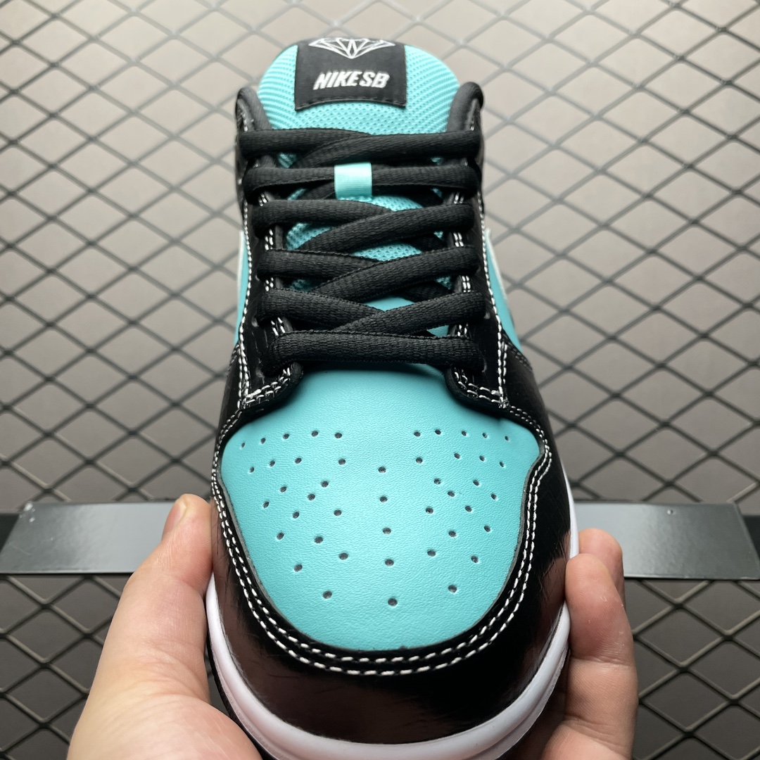 Diamond Supply Co. X Nike SB Dunk Low Pro 